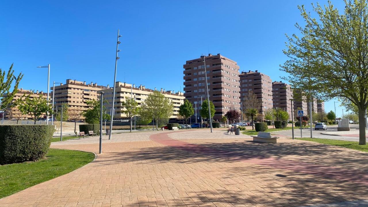 Apartamento Aires De Toledo-Parque Warner Y Madrid En Familia Exterior foto